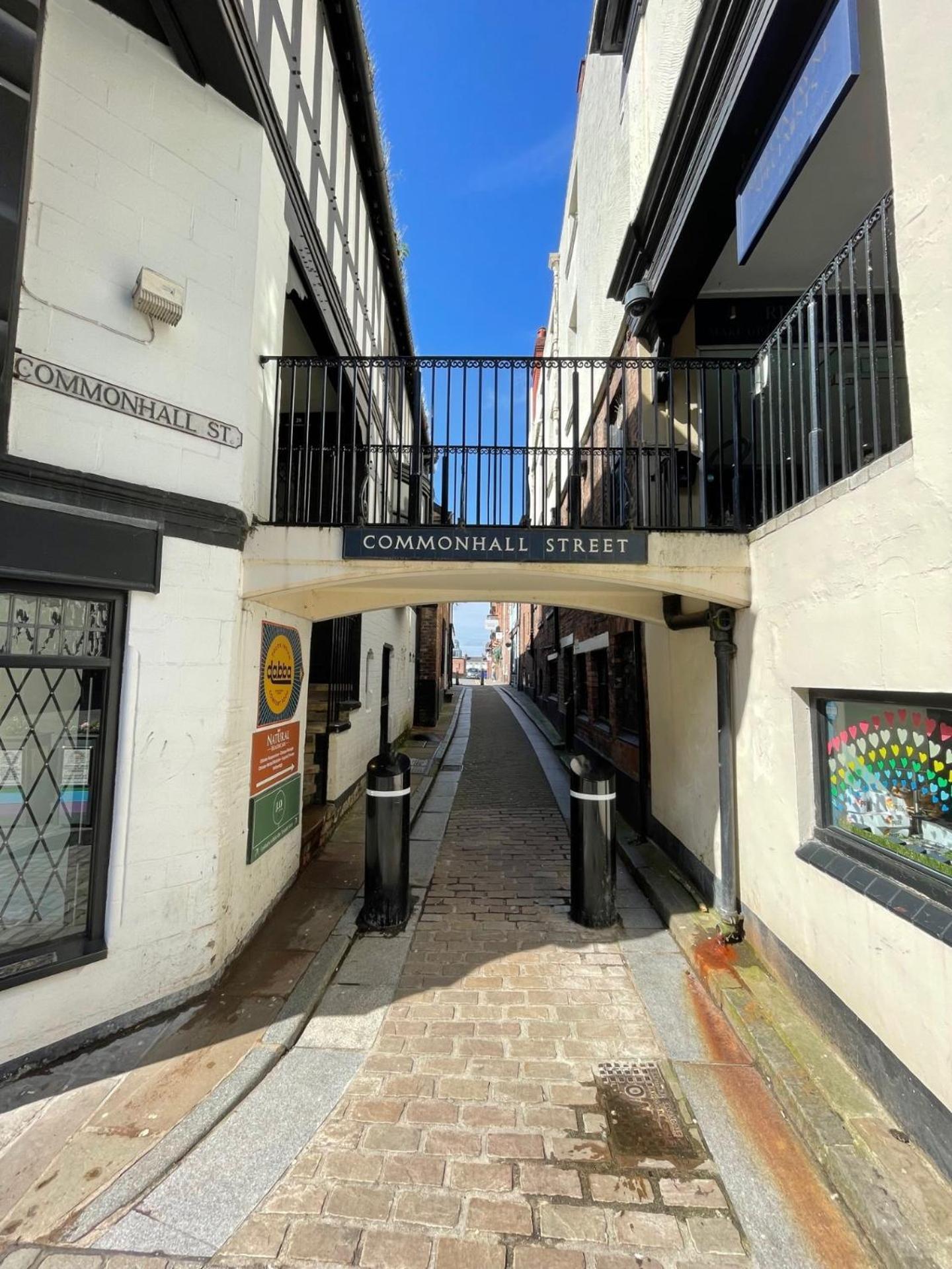 Jungle Escape, City Apartment With Parking & Terrace Chester Exteriör bild